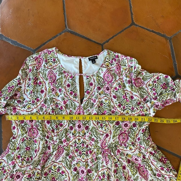 Torrid Ivory Floral Print Challis Ruffled 3/4 Sleeve Skater Dress Size 3 Boho - Picture 13 of 13